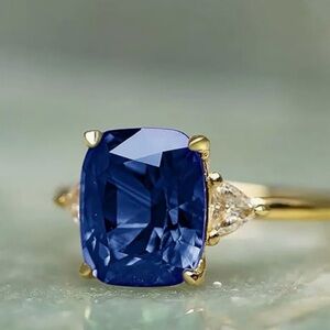 💙 NEW blue cubic zirconia gold plated stunning ring 💙